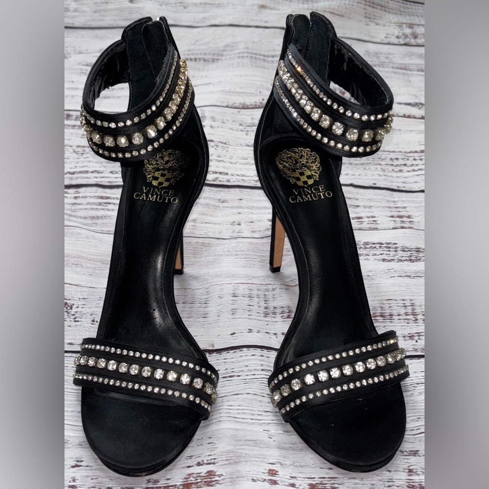 Vince Camuto Fairlee Satin Pump
